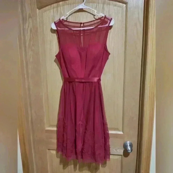 Eliza J Dresses & Skirts - Eliza J. Large illusion neckline sleeveless burgundy pink dress wedding guest